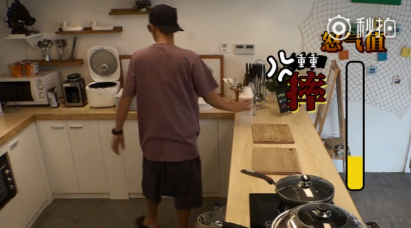 陳小春「被老婆賞巴掌」爆氣吵架！他當場「大怒反擊」嚇得應采兒變超乖！