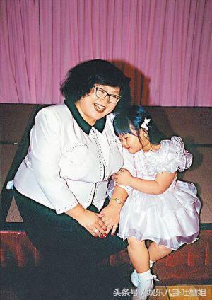 她父母都是明星、3歲吃鮑魚當早餐；「母親驟世」窮到只剩104元...如今活出自信人生！