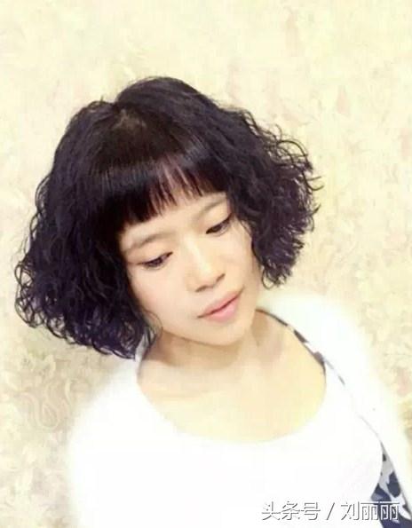 中年女性「想剪短髪」千萬別亂剪！照著「這些款式」剪就夠了，時尚好看又減齡～