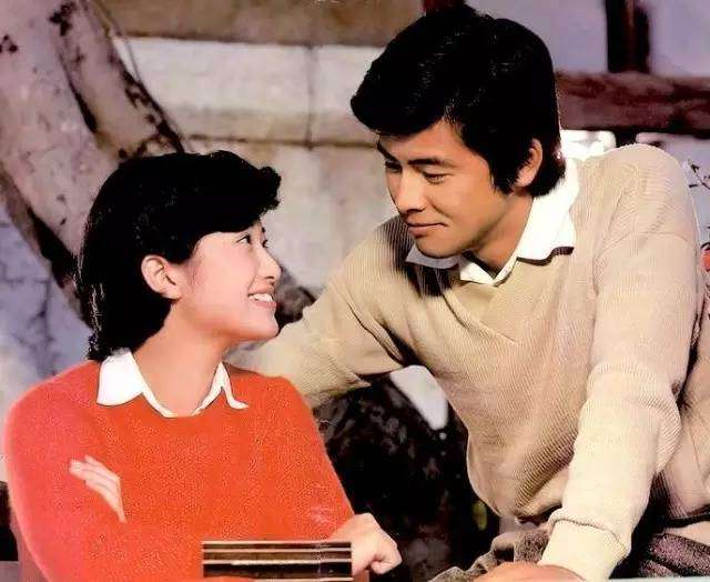 一代偶像當紅卻「為愛引退嫁為人婦」！結婚37年恩愛如初：下輩子還要娶你