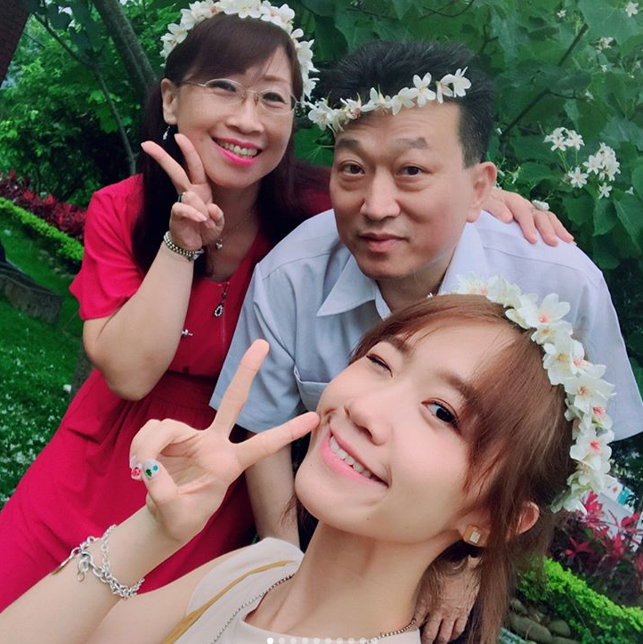 身價暴漲！Lulu月入50萬「堅持不買名牌包」　只要花錢就想到「一家人過去的生活」立馬打消念頭