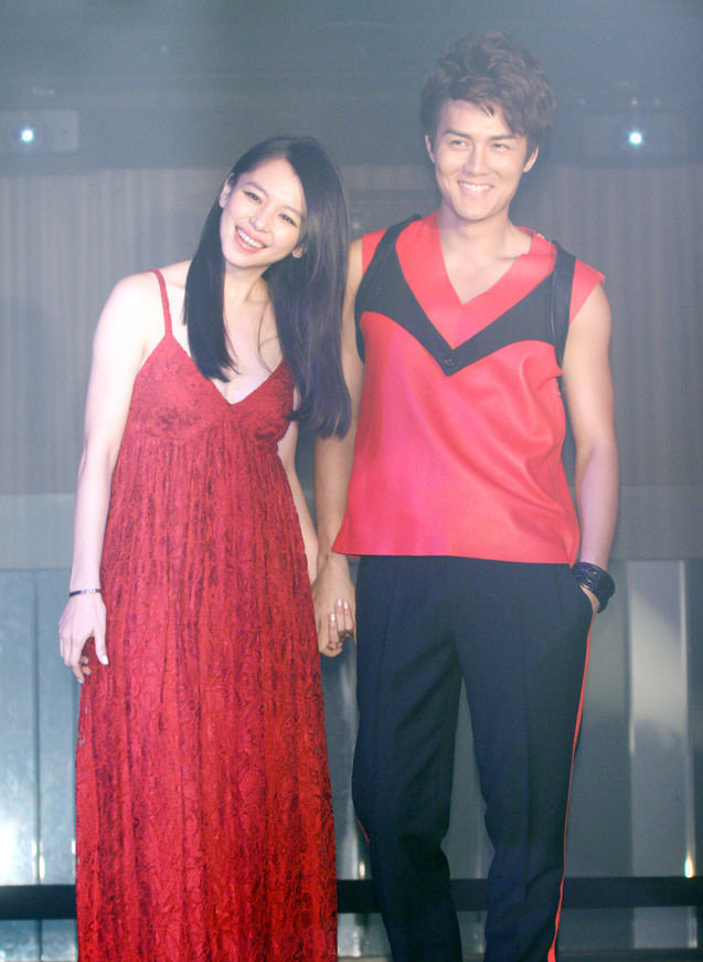 他當年誇下海口：「5年超越周杰倫」！　情斷身價千億女友「唱片合約也被終止了」