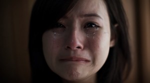 他3歲成孤兒，伯母靠「收垃圾養大他」待他如親生子；結婚那天，他讓伯母成了全村最羨慕的人...