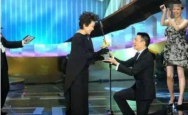 子女都不理！72歲女星「孩子各自享福」留她孤老終身　劉德華「為報往日恩情」大方出手：養妳一輩子