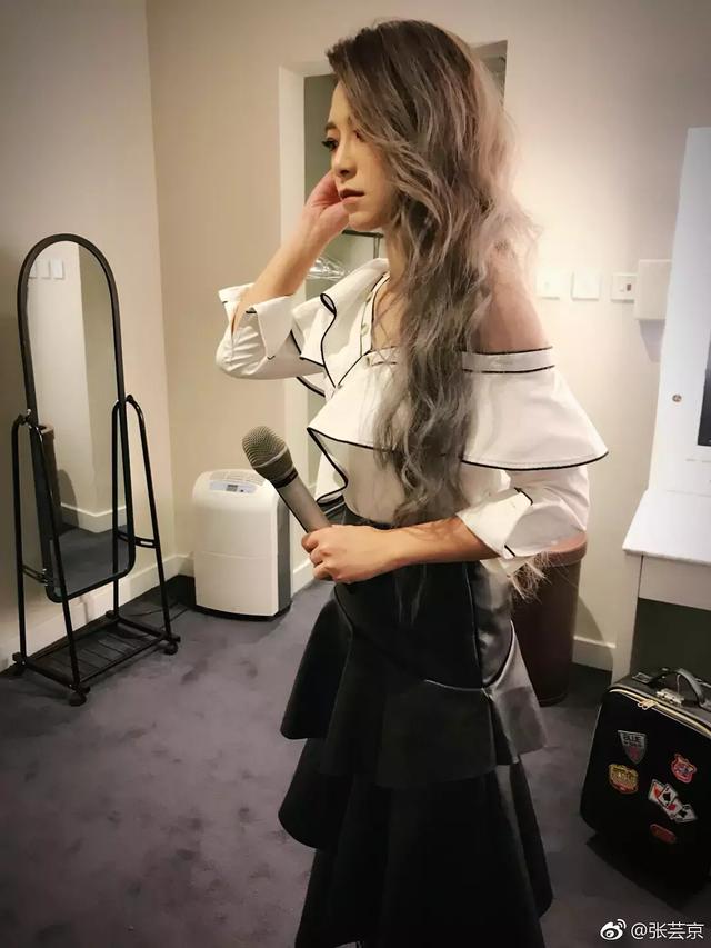 記得消失已久的超偶冠軍張芸京嗎？她的近照讓「粉絲尖叫」美到讓人快認不出來！