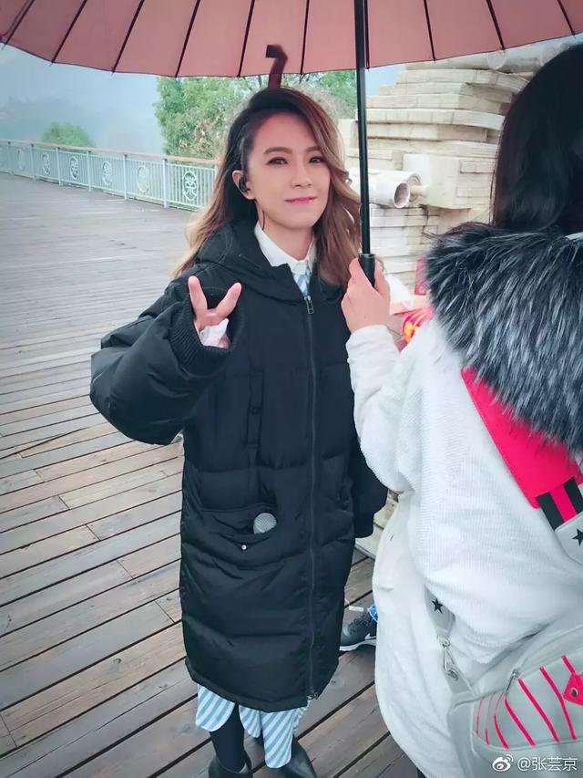 記得消失已久的超偶冠軍張芸京嗎？她的近照讓「粉絲尖叫」美到讓人快認不出來！