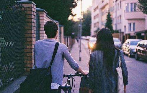 我送自己種的菜去女兒家，離開時女婿卻給我「半盒吃剩的蛋糕」，回家一看我忍不住落淚...