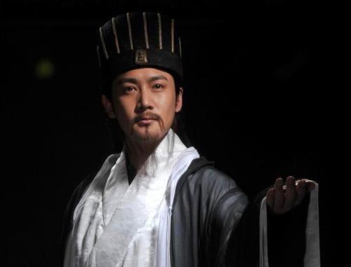 「諸葛亮」每次打仗都要「坐椅子」，並不是腿不好，實在是太聰明！