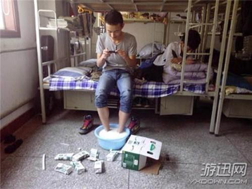 33張「爆笑圖」：老師，以後上課都穿這樣的裙子好了...看到最後，笑到下巴都快掉下來！