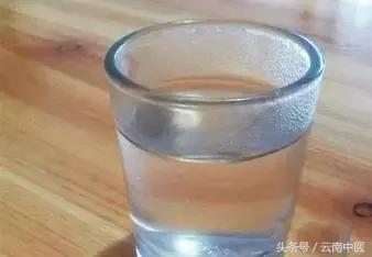 早上醒來第一件事「不是穿衣喝水」而是「推腹2分鐘」可惜知道的人太少了！年過四十的人更要看