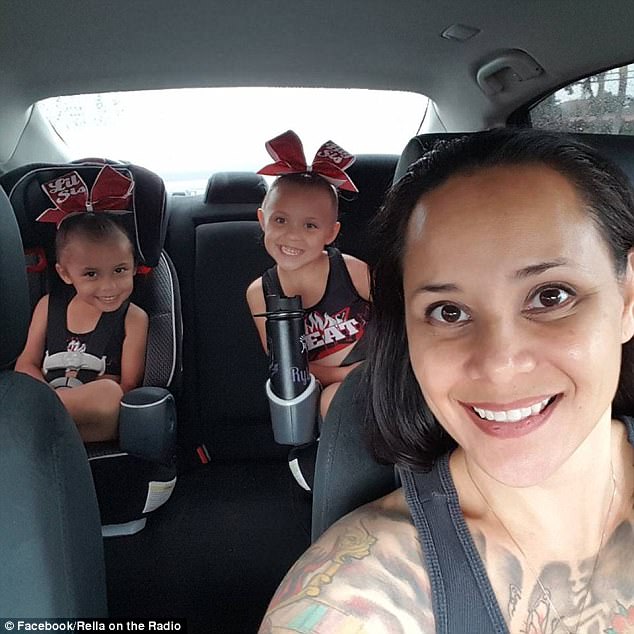 小姊妹逛好市多「把店員錯認成真人毛伊」興奮尖叫，他「將計就計超暖反應」網友全讚爆！