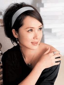 她全盛時期「比趙薇還紅」卻為愛息影，歷經婚姻危機後如今「熱心公益」幫助愛滋病患！