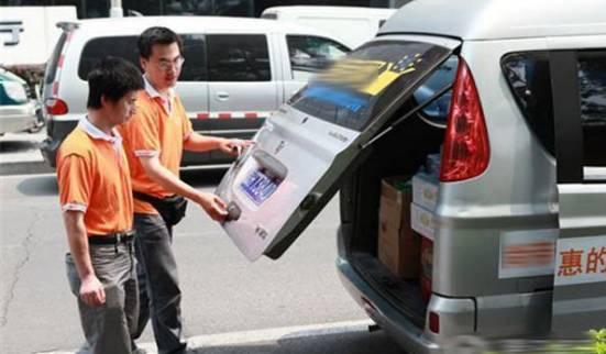 還記得當年紅遍全球的「中國犀利哥」嗎？8年過去如今的他竟然過著這樣的生活...！