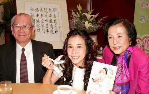 11組「當紅女星與媽媽合照」大曝光！全智賢媽媽太美、看到范冰冰媽終於知道她的霸氣從何而來！