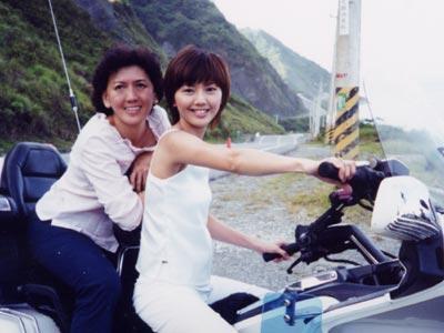 11組「當紅女星與媽媽合照」大曝光！全智賢媽媽太美、看到范冰冰媽終於知道她的霸氣從何而來！