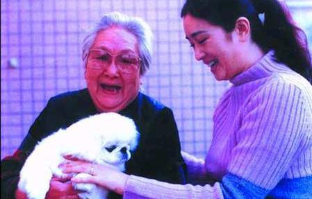 11組「當紅女星與媽媽合照」大曝光！全智賢媽媽太美、看到范冰冰媽終於知道她的霸氣從何而來！