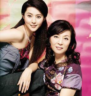 11組「當紅女星與媽媽合照」大曝光！全智賢媽媽太美、看到范冰冰媽終於知道她的霸氣從何而來！