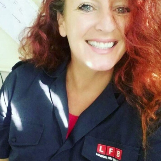 癌妻臨終遺言交代「記得每天澆花」，癡情老公照做5年才發現是「老婆最後一場惡作劇」邊笑邊流淚！