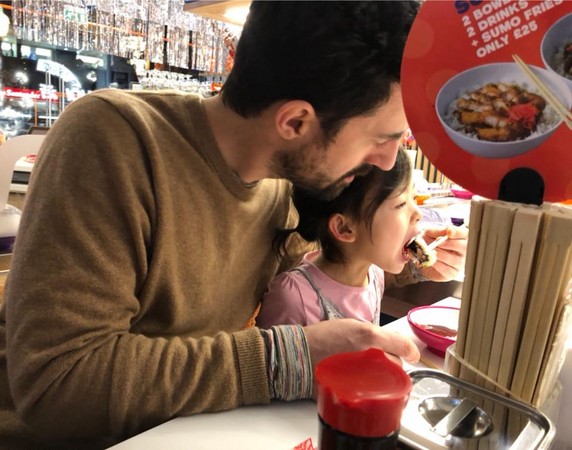 艾莉絲和外交官男友「結婚計畫生變」！鬆口：「男方家人不要...」哀怨異國戀不浪漫！