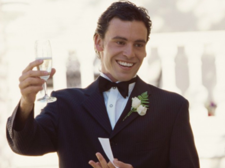 他無怨無悔「養繼女10年」卻發現女兒喜帖「只有生父沒有他」，於是在婚前展開超猛復仇...