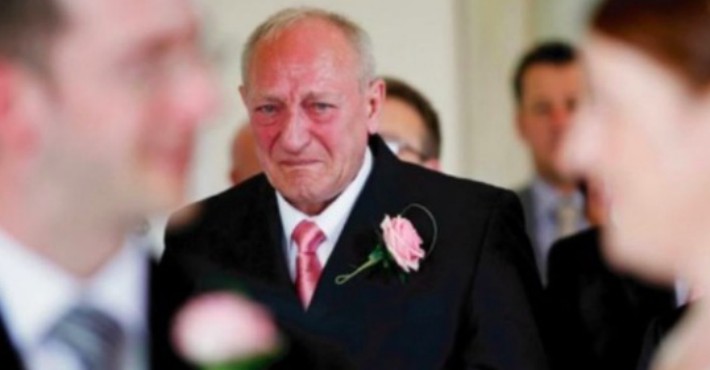 他無怨無悔「養繼女10年」卻發現女兒喜帖「只有生父沒有他」，於是在婚前展開超猛復仇...