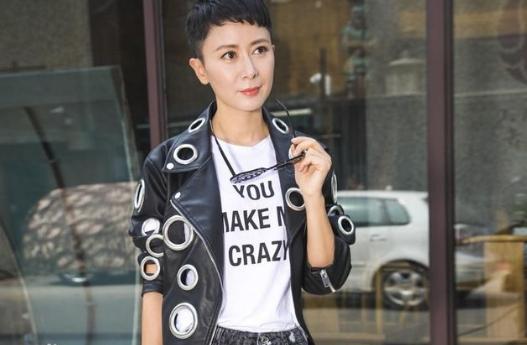 她演《還珠格格》爆紅，卻在巔峰時「為了家庭隱退」，如今生了2個小孩照樣美翻天！