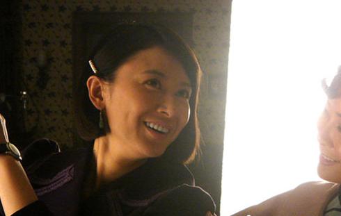 她演《還珠格格》爆紅，卻在巔峰時「為了家庭隱退」，如今生了2個小孩照樣美翻天！