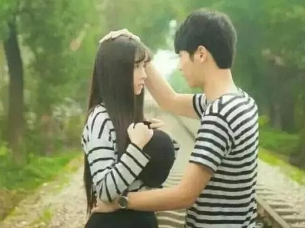 妻子進產房生孩子，出來後護士報喜「母子平安」，丈夫卻「哭著說出一句話」讓護士驚訝不已！