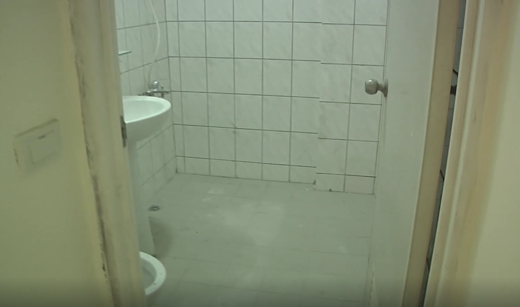 新婚夫妻「受神明託夢」搬進五子命案凶宅，搬家當天開直播居然看到「這個畫面」...