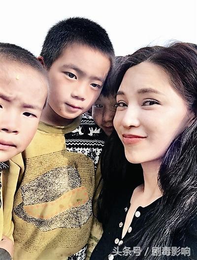 她本可成為「一線明星」！看見孩子慘死垃圾桶「決定退出演藝圈」　