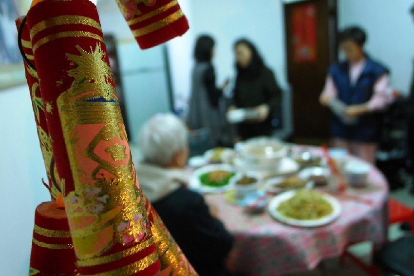 初二被禁回娘家！媳婦「苦熬12年無法團圓」慘被婆婆當附屬品　偷跑回家「還遭當面威脅」：嫁過來就得斷絕關係