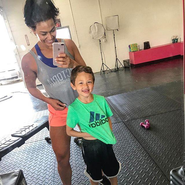 兒子一句：「媽你太胖了別來學校接我」　肉肉媽咪狠鏟80KG「變身超正辣媽」全球讚爆❤