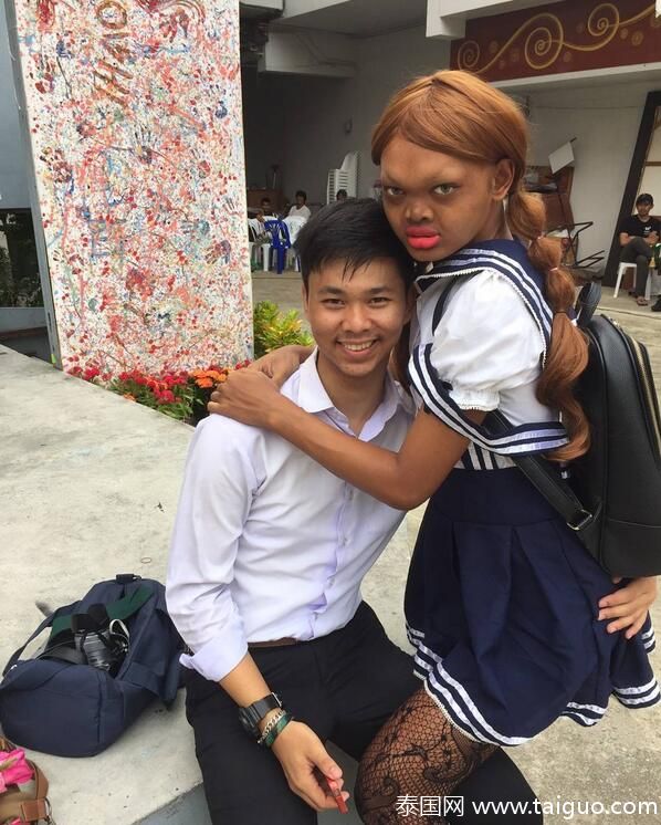 19歲少女「沒有鼻樑」醜到被社會嫌棄！模特兒公司意外相中「醜小鴨變天鵝」贏得選美！