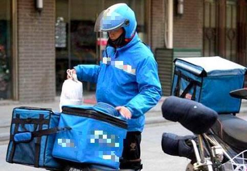 外送員發覺客戶「每天下單1000元」，認為「事有蹊蹺」決定報警，結果讓他大吃一驚！