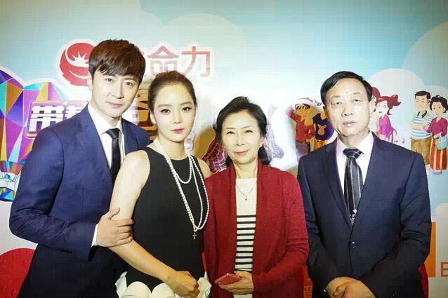 記得紅遍亞洲的《愛上女主播》嗎？如今18年過去「她」離婚又再婚、「他」成兩個孩子的爸！