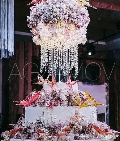 富二代大手筆「花500萬做結婚蛋糕」被酸錢太多，沒想到蛋糕一推出來，全場被「美到目瞪口呆」！
