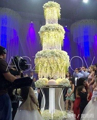 富二代大手筆「花500萬做結婚蛋糕」被酸錢太多，沒想到蛋糕一推出來，全場被「美到目瞪口呆」！