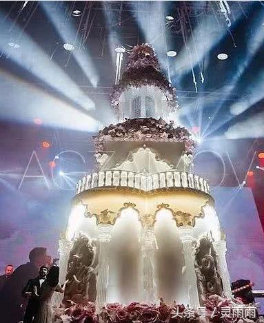 富二代大手筆「花500萬做結婚蛋糕」被酸錢太多，沒想到蛋糕一推出來，全場被「美到目瞪口呆」！