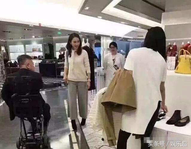 「最美趙敏」黎姿當年閃退演藝圈「照顧癱瘓弟」，嫁給「殘疾富商」的她如今和丈夫......