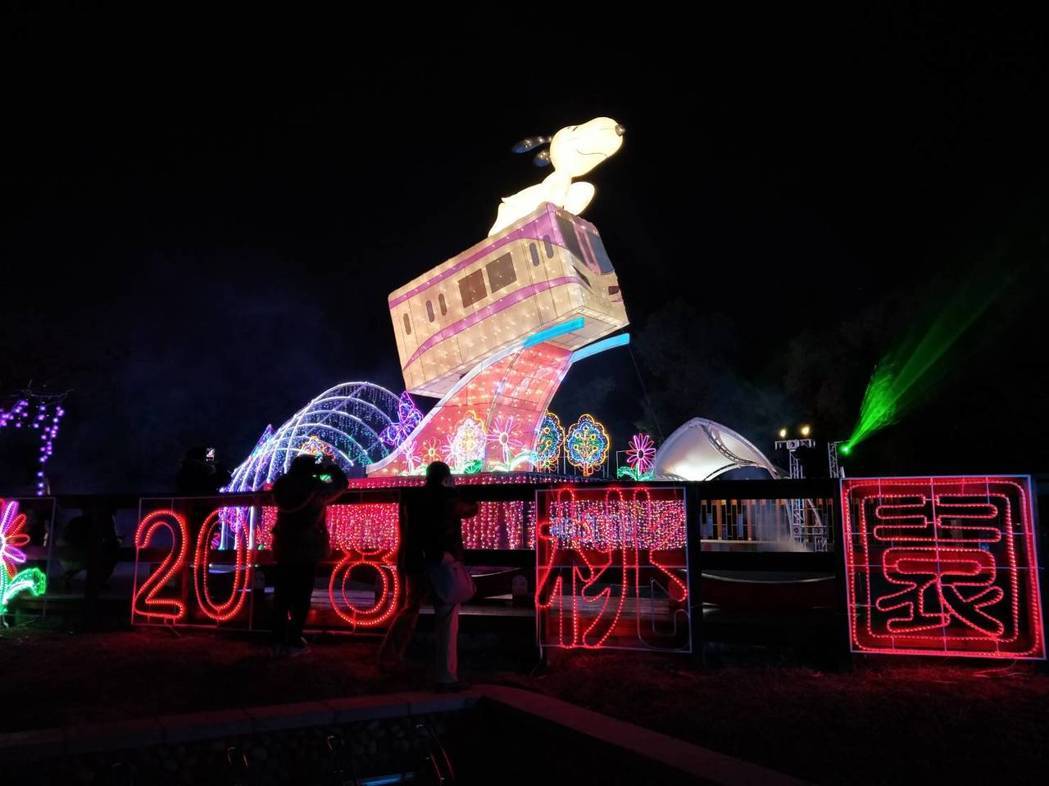 2018燈節狗年限定「史努比主燈」超卡哇伊！大手筆美國引進「一連展出12天」錯過再等12年！