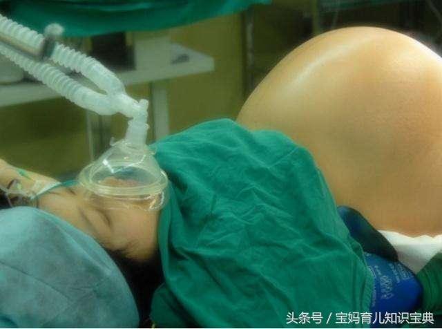 孕婦產檢「懷了6胞胎」樂壞家人！沒想到生產那天，醫生一見「孩子們性別」狂喊：堪稱奇蹟！