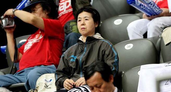 福原愛「初二沒回娘家」留在台灣過年！嚴母特地「來台吃團圓飯」網驚：媽媽好年輕！