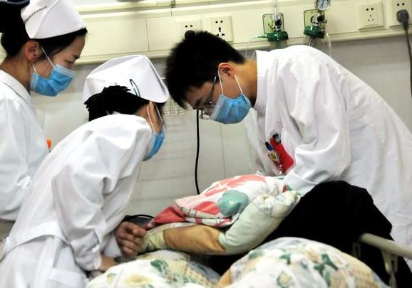 太寒心！10年老員工請假照顧病母「卻被罰3000元」　老闆逼離職「5天後工廠損失900萬」全公司欲哭無淚