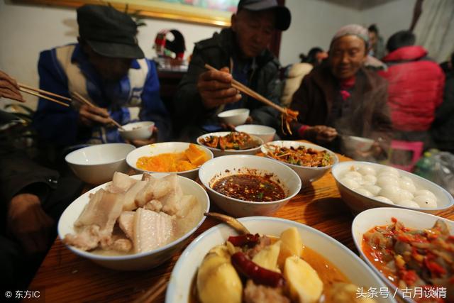 我想接母親來過年，公公「瞪我一眼後開口」從此我發誓把公公當親爸