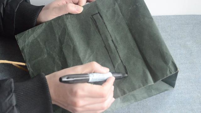 「購物袋」別扔了！改造放在衛生間太實用，家家戶戶都用得到