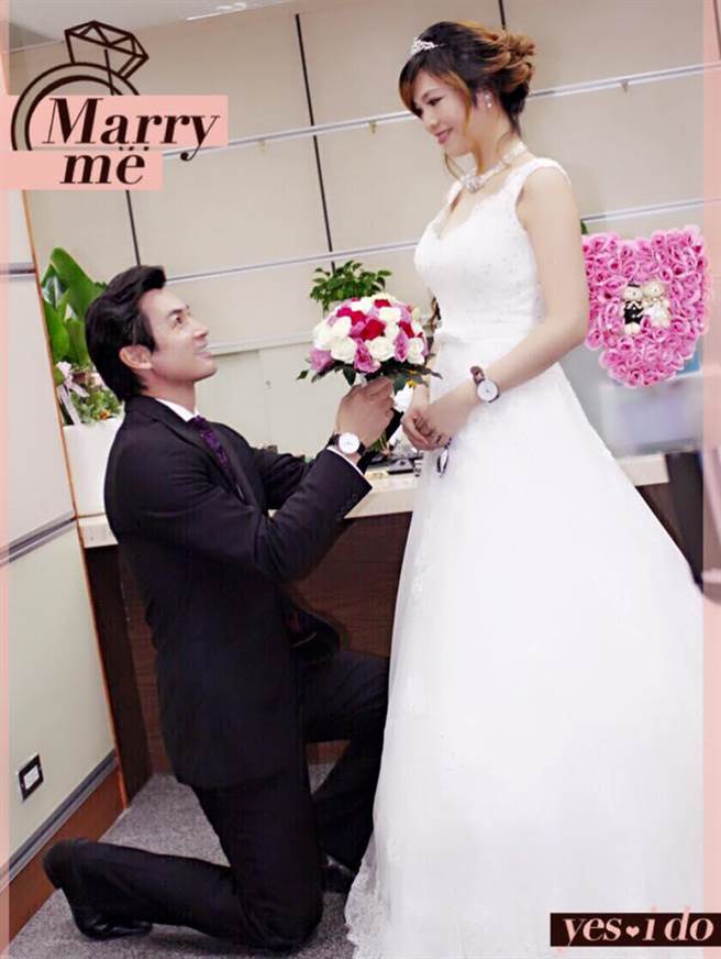 53歲伊正曾苦認「這輩子不會結婚了」！豈料遇見「小16歲真命天女」短短1年內結婚又生子