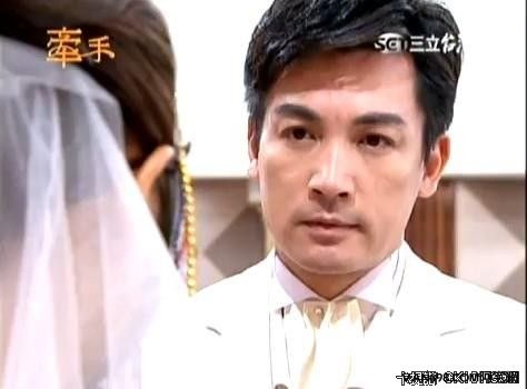 53歲伊正曾苦認「這輩子不會結婚了」！豈料遇見「小16歲真命天女」短短1年內結婚又生子