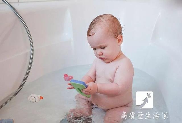 「花露水」加「牙膏」太厲害了，放衛生間3個妙用「超實用」