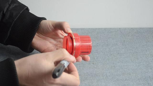 洗衣液「瓶蓋」別扔了「改造放在廚房」太實用了，人人見了都誇好