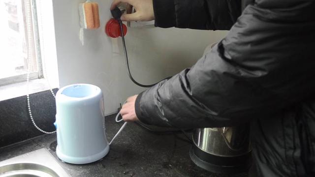 洗衣液「瓶蓋」別扔了「改造放在廚房」太實用了，人人見了都誇好